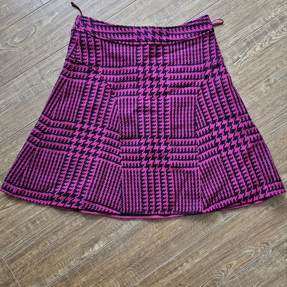 Enjoy Black and Pink skirt - Picture 6 of 6